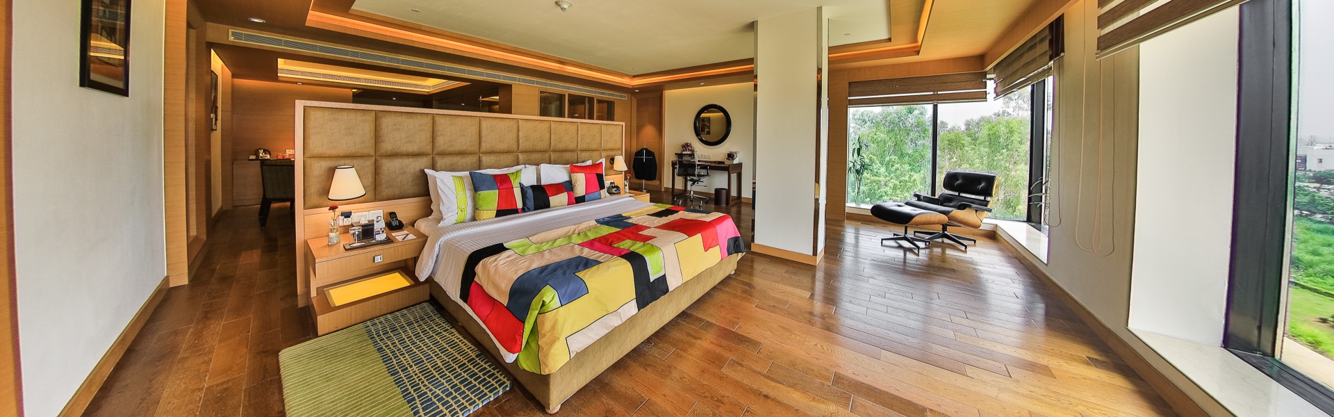 Luxurious Rooms Luxurious Rooms